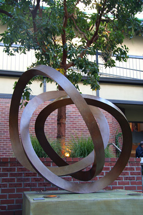 “Brutus” in Berkeley - sculpture by Roger Berry -  	  Photo credit - Stuart Fishman